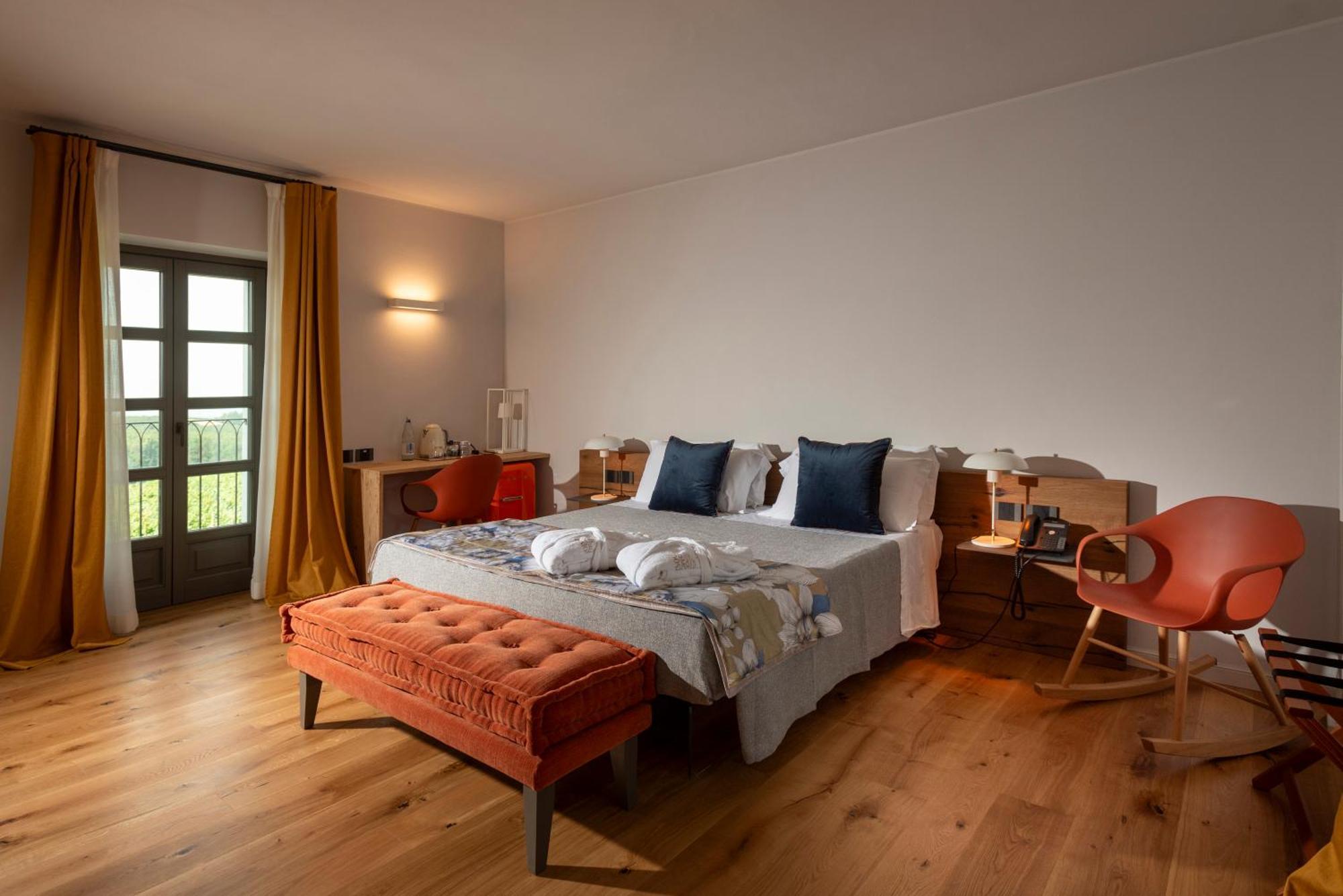 Antica Dimora Dosio Bed & Breakfast La Morra Eksteriør bilde